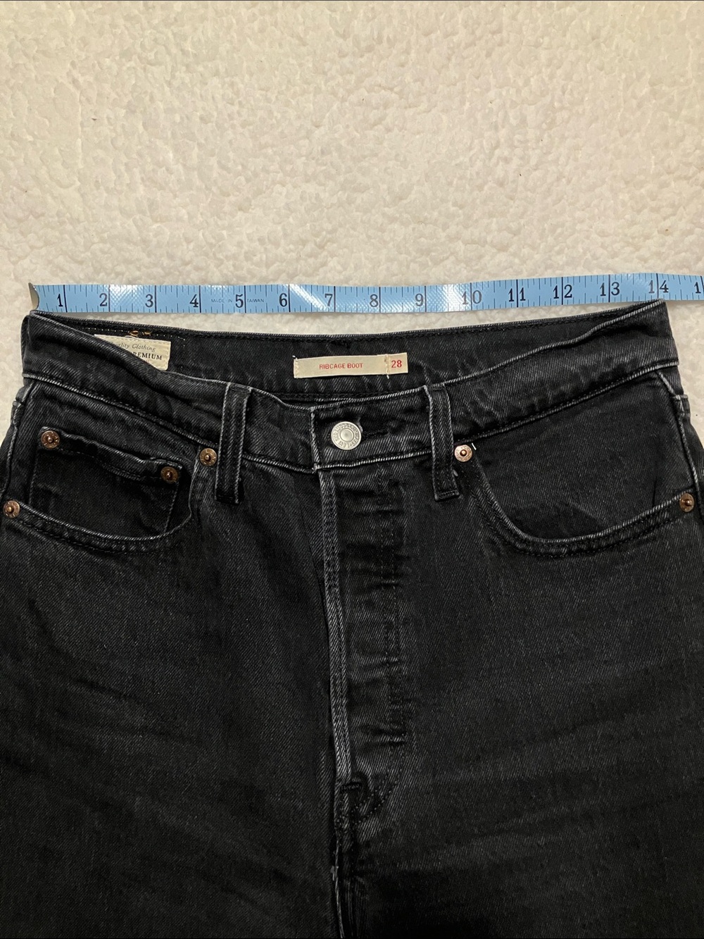 Levi’s Ribcage Bootcut Jeans - Picture 4 of 7